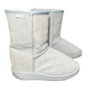 EMU Australia Boots Womens Size 7 Light Blue Sheepskin Suede Winter Warm Cozy